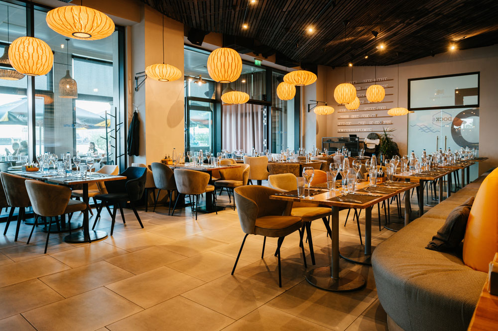 За DOCK 5 Restaurant
